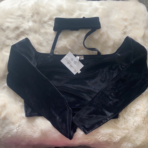 ASOS Halter, Velvet Crop Top in Black Sz: UK 18 US:14 - Picture 2 of 6
